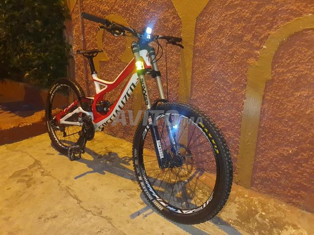 Vélo downhill besoin changement pneu arrière - 2