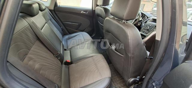Opel Astra modèle 2013 - 2