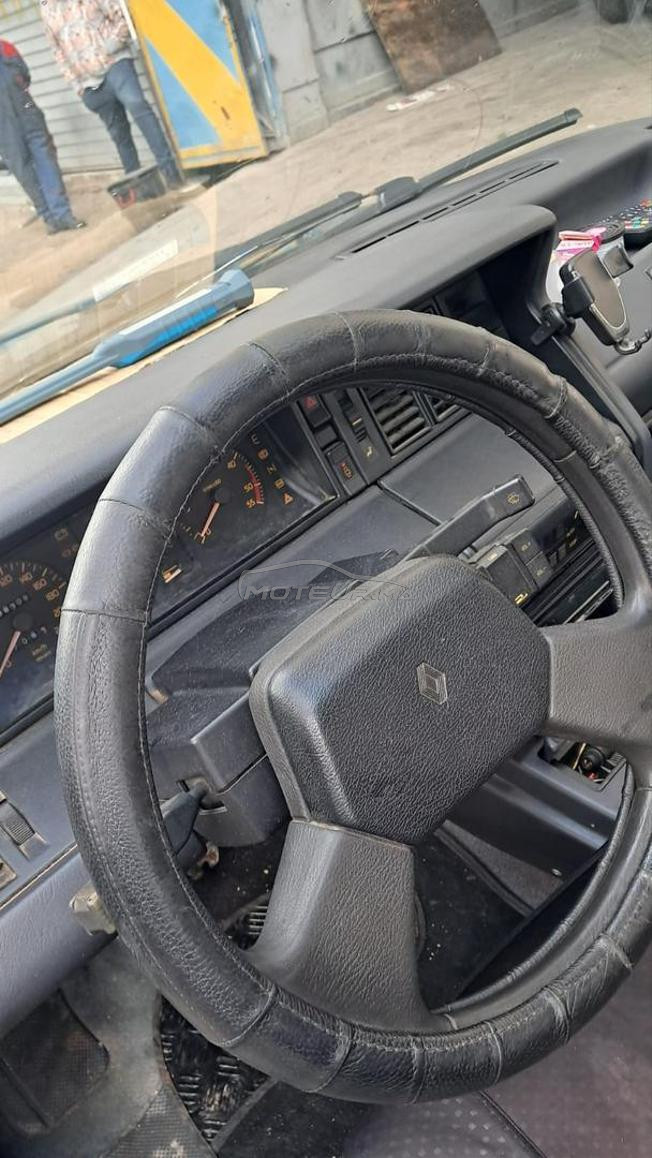 Renault R21