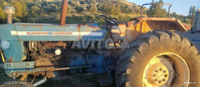 Tracteur Ford 5000 à vendre – Bon état - 2