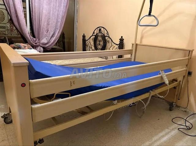 سرير للإيجار