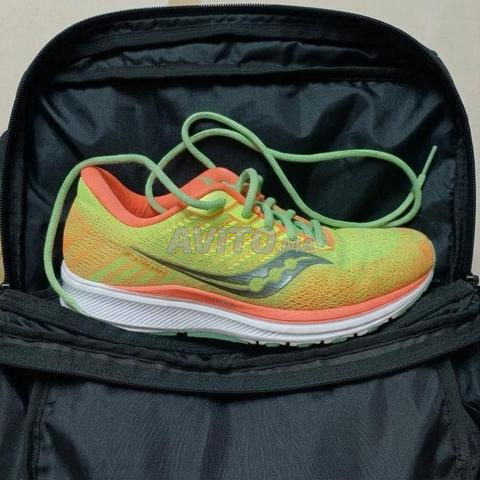 Vends Saucony originales, taille 43 - 2
