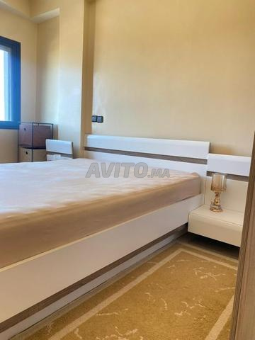 Lit KITEA Linate avec 2 tables de chevet