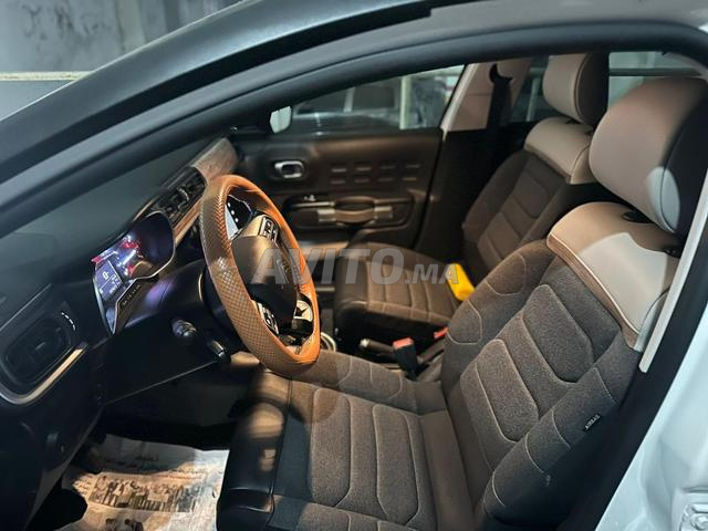 Une voiture C4 - 2