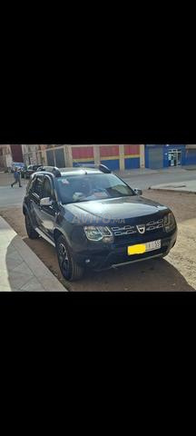 Je vends une Dacia Duster .