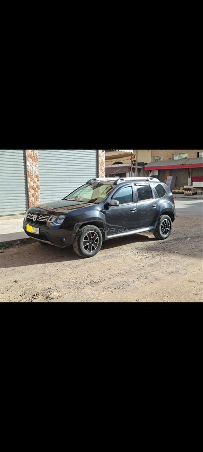 Je vends une Dacia Duster .