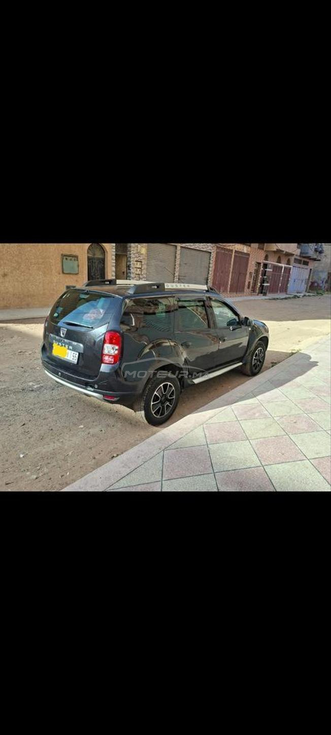 Je vends une Dacia Duster .
