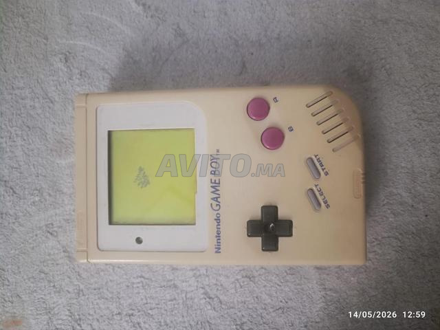 Game boy avec Pokemon jaune