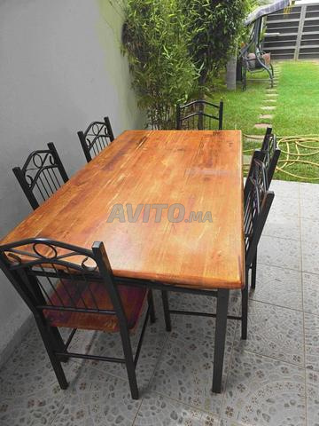 Table en bois et métal avec 6 chaises - 2
