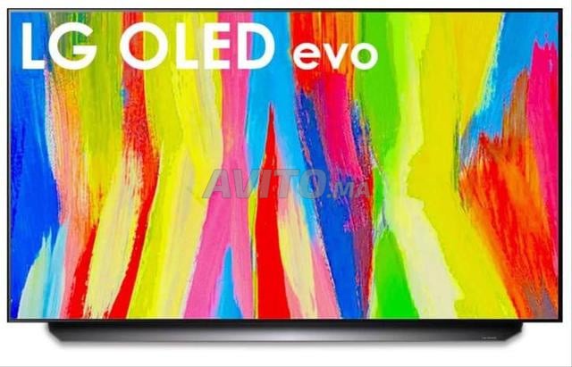 LG OLED evo C2 83 pouces 4K Smart TV comme neuf