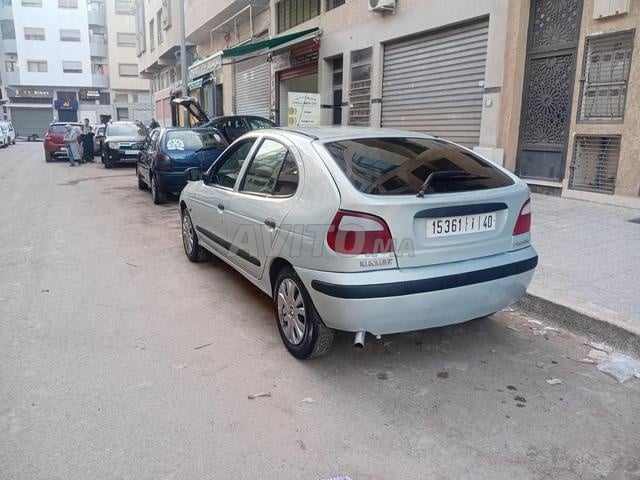 سيارة نظيفة