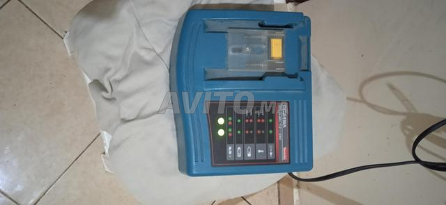 Chargeur Makita