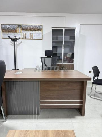 Bureau importation Design moderne et raffiné - 2