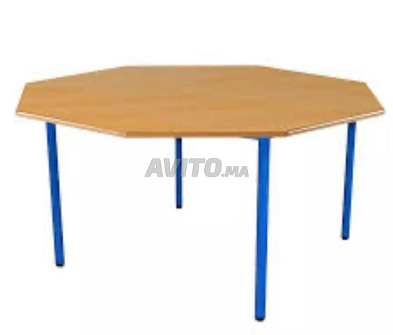 Table octogonale pour maternelle / vestiaire