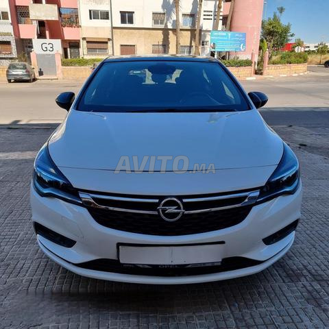 Opel Astra Diesel Automatique 2019 à Casablanca