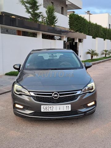 Opel Astra Diesel Manuelle 2020 à Oujda - 2