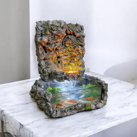 Pas juste une cascade, c'est une œuvre d'art naturelle