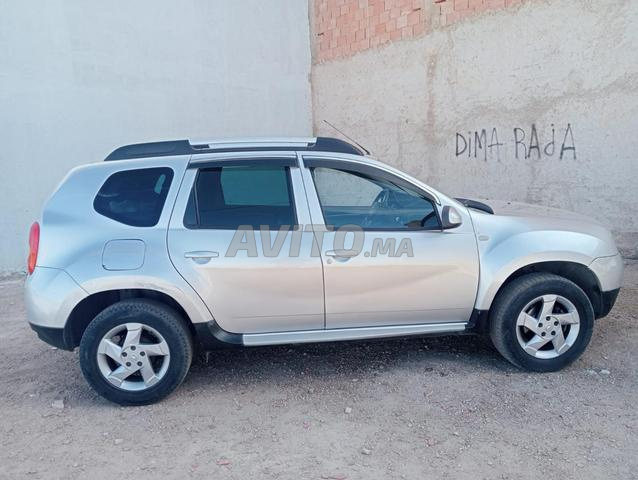 Dacia Duster bon état ville Azrou prix 118000