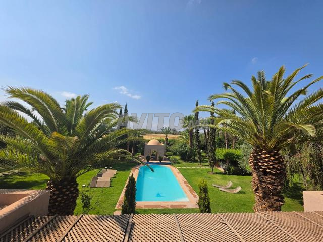 Villa de prestige à vendre à Sidi Abdellah Ghiat