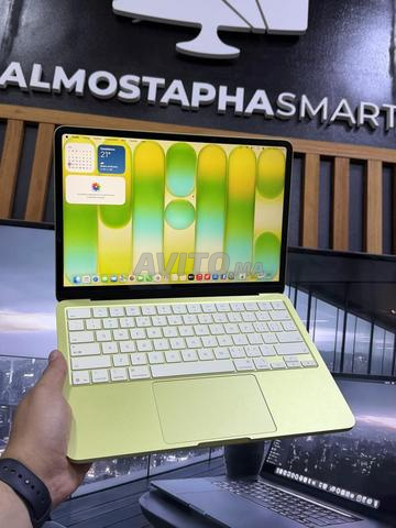 Macbook Neo jaune