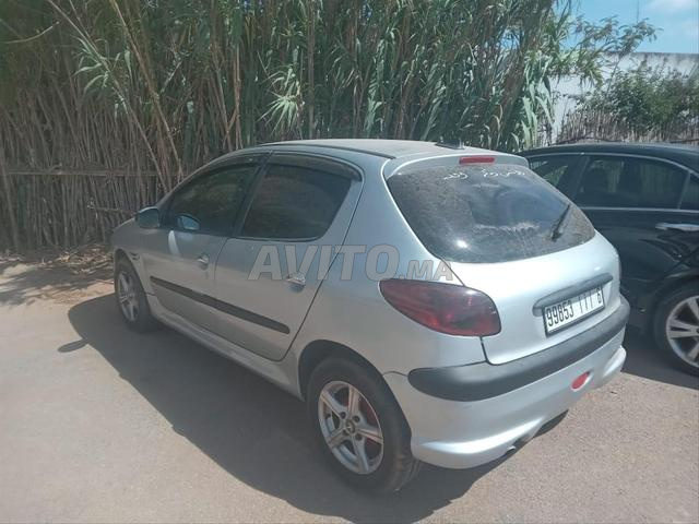 Peugeot 206 essence modèle 2003