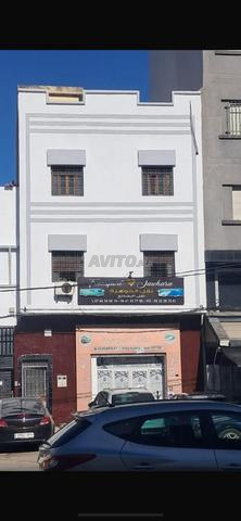 Taza, en face de la mosquée Ain Boussalf sur la route de Fès.