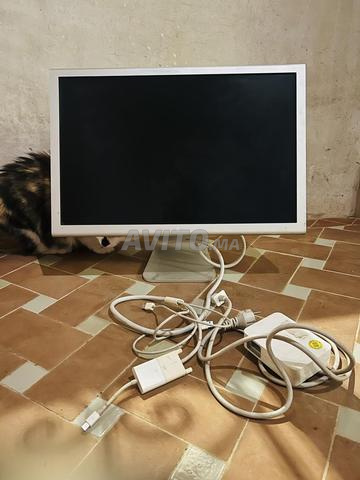 Apple Cinema HD Display 23” Widescreen (A1082)