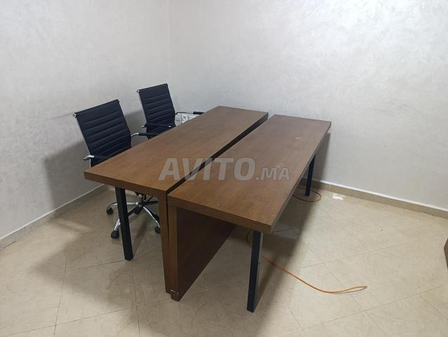 Bureaux et chaises - 2