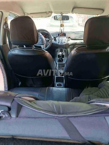 Je mets en vente ma voiture Ford Fiesta modèle 2010 - 2