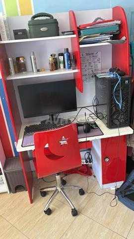 Bureau avec chaise