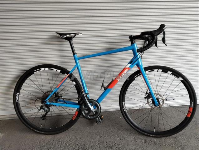 Vélo de route Cube