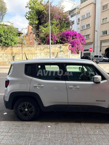Jeep Renegade Diesel Automatique 2022 à Casablanca - 2