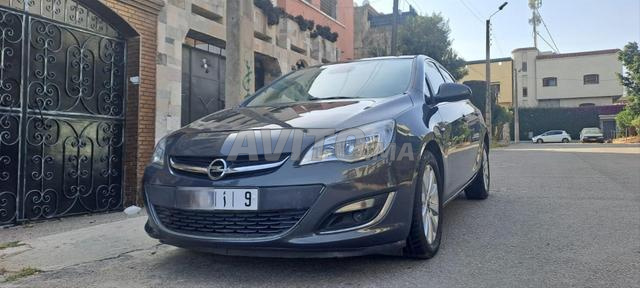 Opel Astra Diesel Automatique 2016 à Casablanca