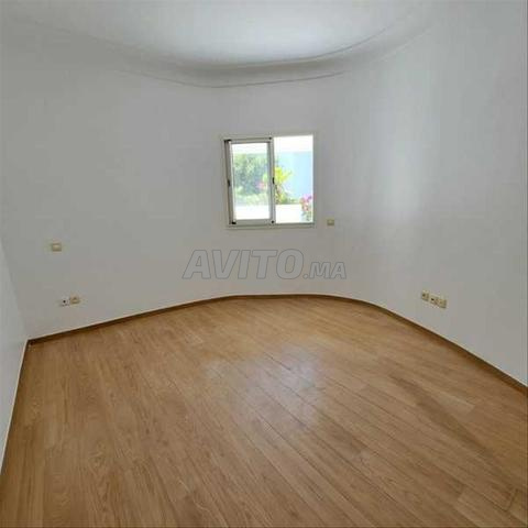 162705-Bureau à louer à 50000DH à Ain Diab - 2