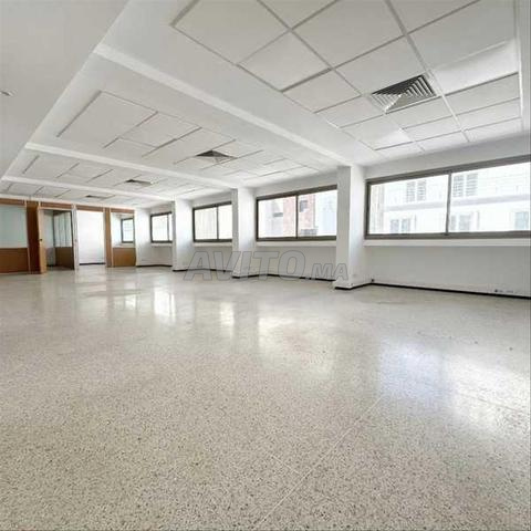 91838-مكتب للإيجار بـ 22000 درهم في حي Avenue D