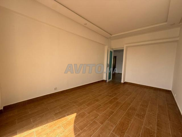 Bureau 120 m² en location à 2 Mars - 2