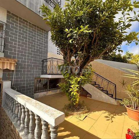 137912-بيع فيلا في الدار البيضاء لونجشامب بمساحة 241