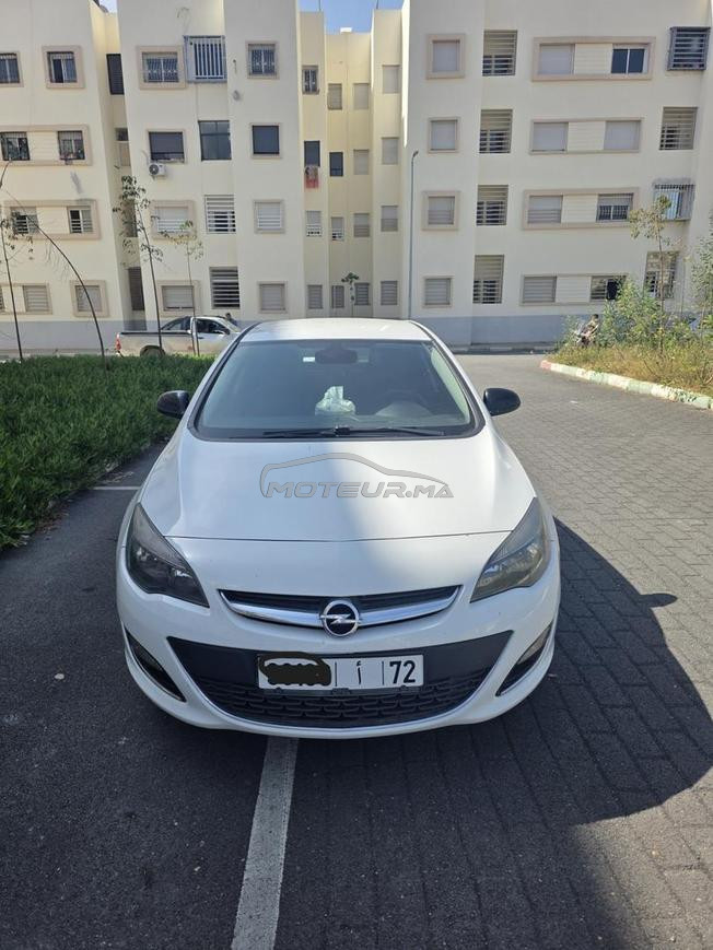 Opel Astra Diesel Automatique 2016 à Bouskoura