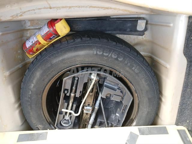 Une belle voiture à vendre - 2