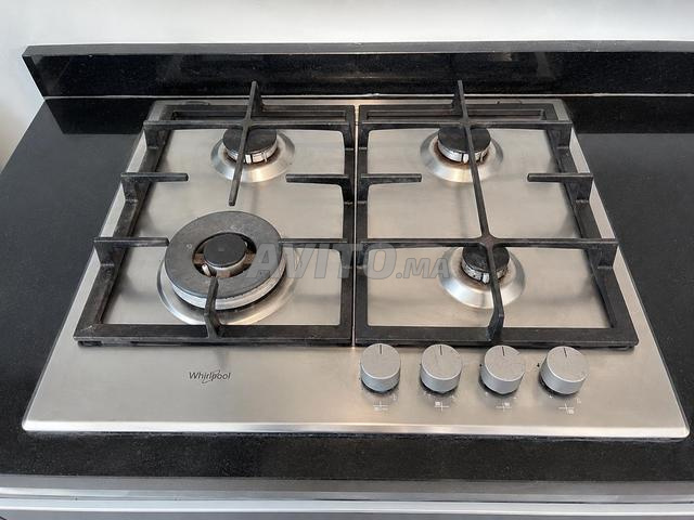 فرن Whirlpool مدمج و لوح طهي غاز