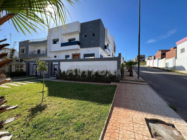 Villa 264 m2 deux façades avec piscine