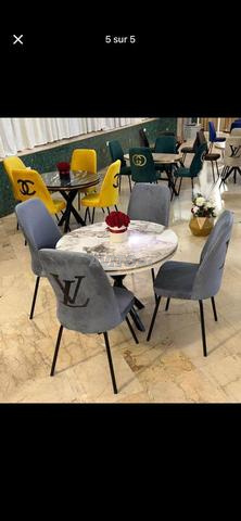 غرفة طعام مونجي خشب 🪵 MDF بأرجل من الإينوكس