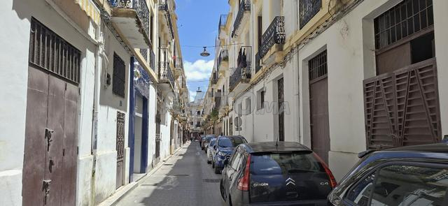 محل تجاري للبيع بموقع سياحي بالمدينة القديمة طنجة - 2