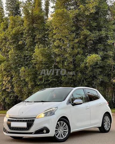 Peugeot 208 White Édition 2019❣️ - 2