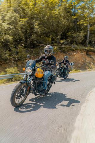 Royal Enfield Meteor 350 Fireball - 2