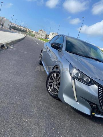 Peugeot 208 Diesel Manuelle 2021 à Tanger