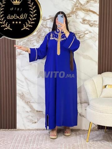 قفطان بتطريز حول الصدر والاكمام - 2