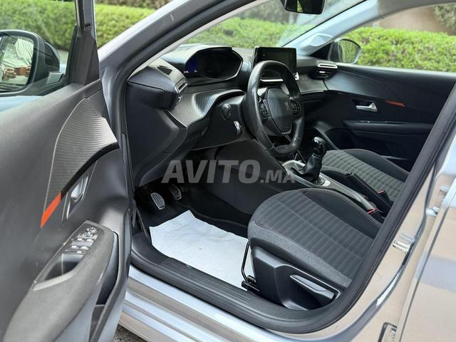 Peugeot 208 tout option - 2