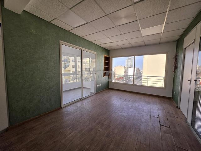Bureau 110 m², 6ème étage, aménagé