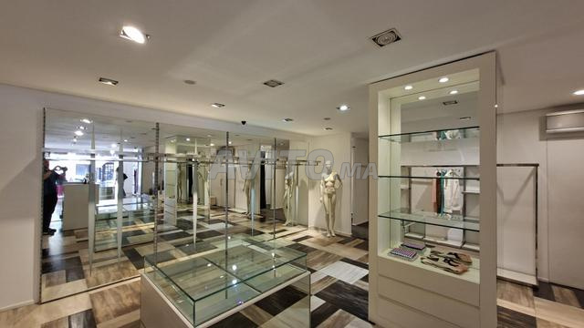 محل تجاري 154 متر مربع مجهز ومجهز - 2